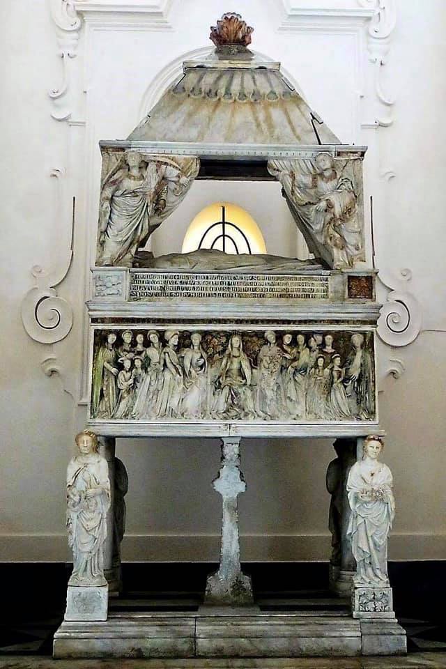 Cattedrale di san Matteo. Navata settentrionale, monumento funebre di Margherita di Durazzo #laculturanonsiferma