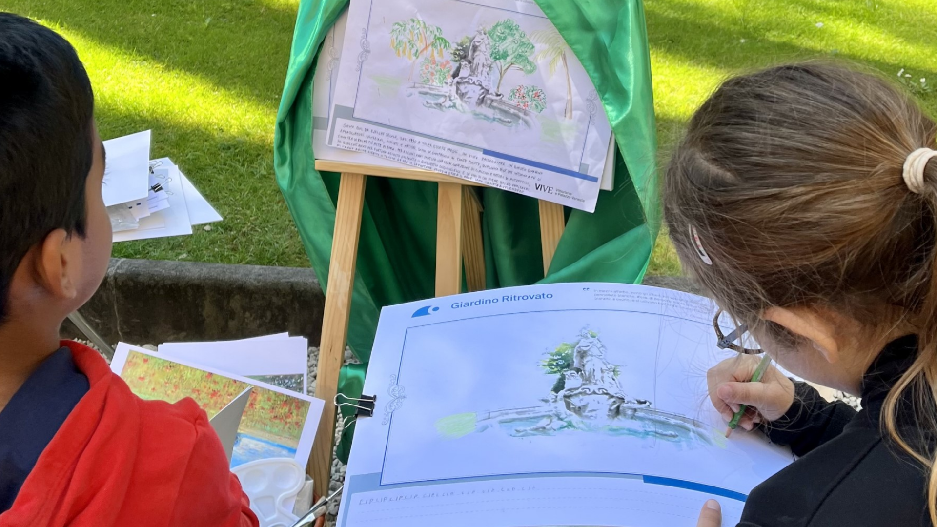 Bambini e famiglie al VIVE - Laboratorio di pittura en plein air nel Giardino Grande di Palazzo Venezia