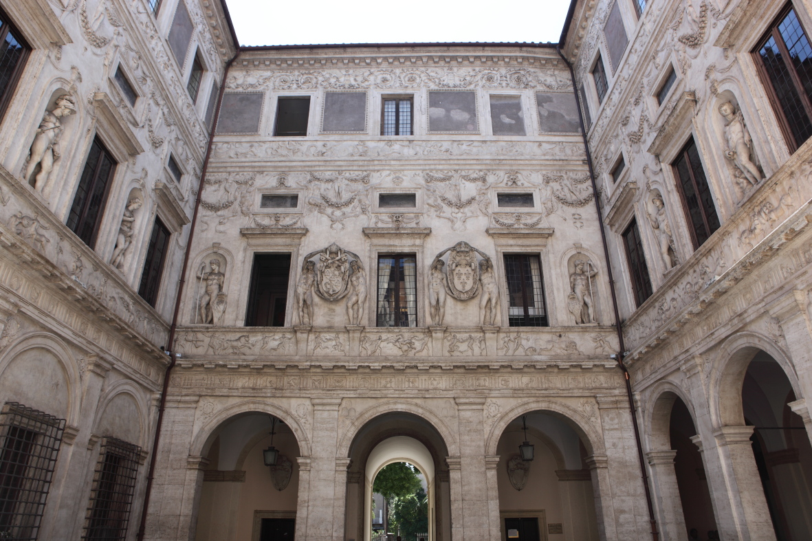 Invito a Palazzo: la Galleria Spada e la Prospettiva borrominiana