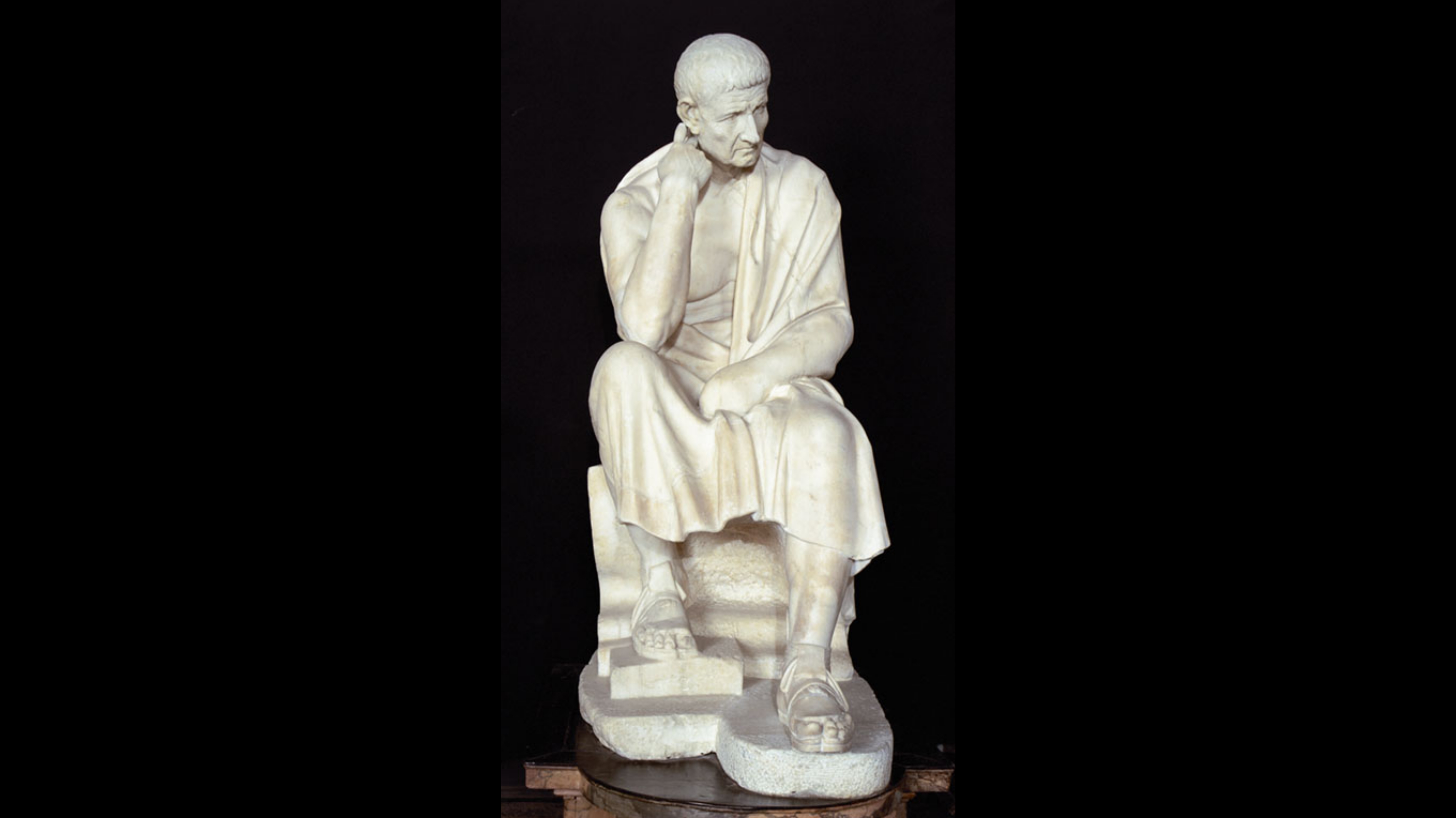 La antichità degli Spada: la statua del Filosofo, un’eredità di arte antica e di cultura moderna.