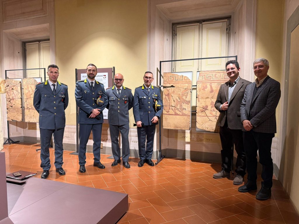 “Visioni di miti e riti etruschi a Firenze” una mostra a cura di Daniele Federico Maras.