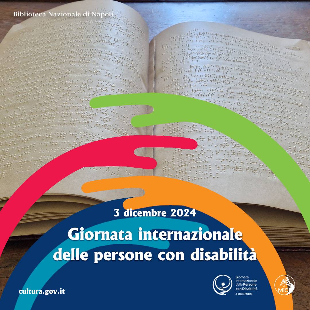 Uno scaffale di libri “ad alta leggibilità”,
