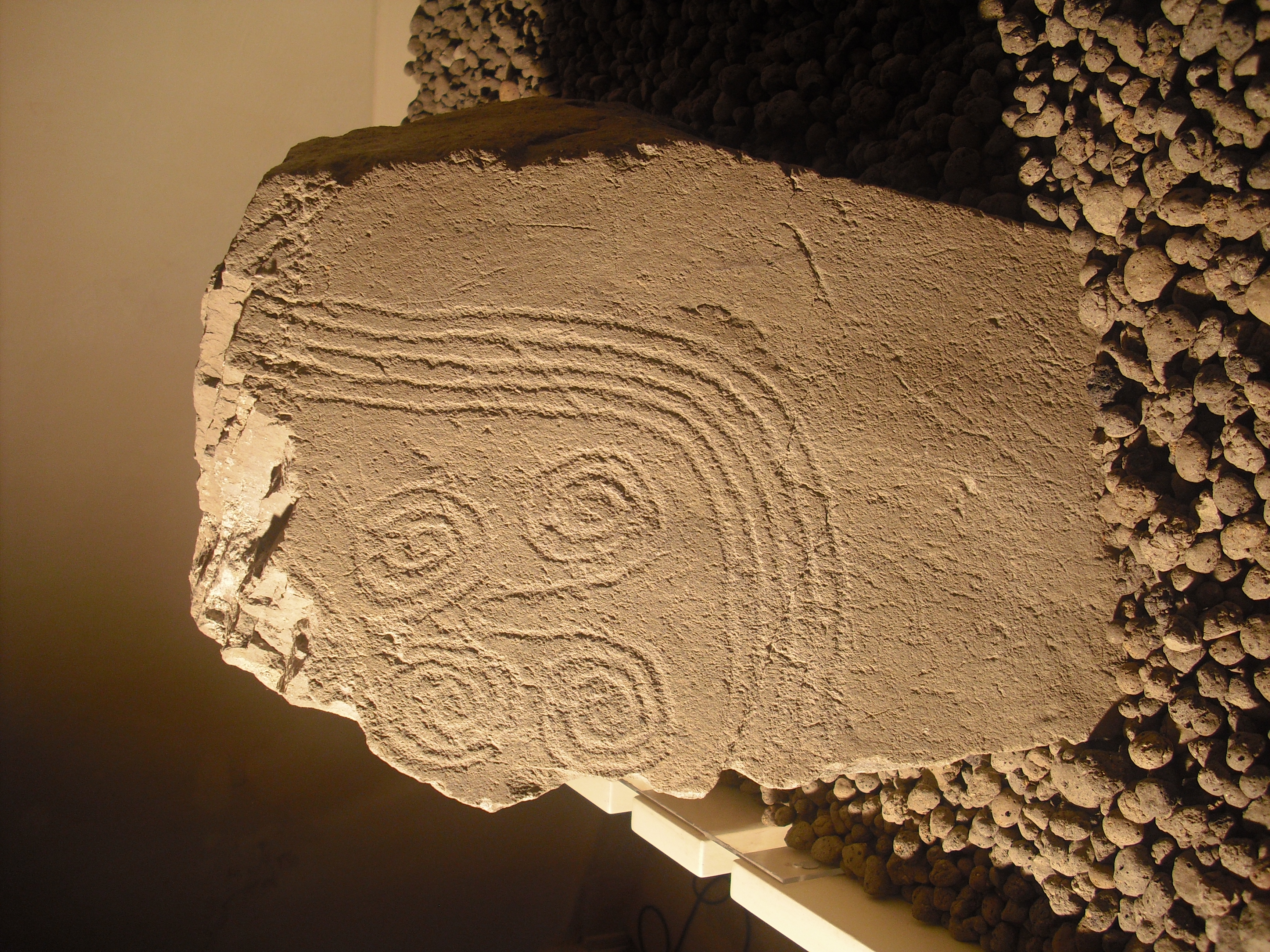 Palazzo Besta: "Stele nel territorio di Teglio: il paesaggio rituale nella preistoria valtellinese" - Visita itinerante