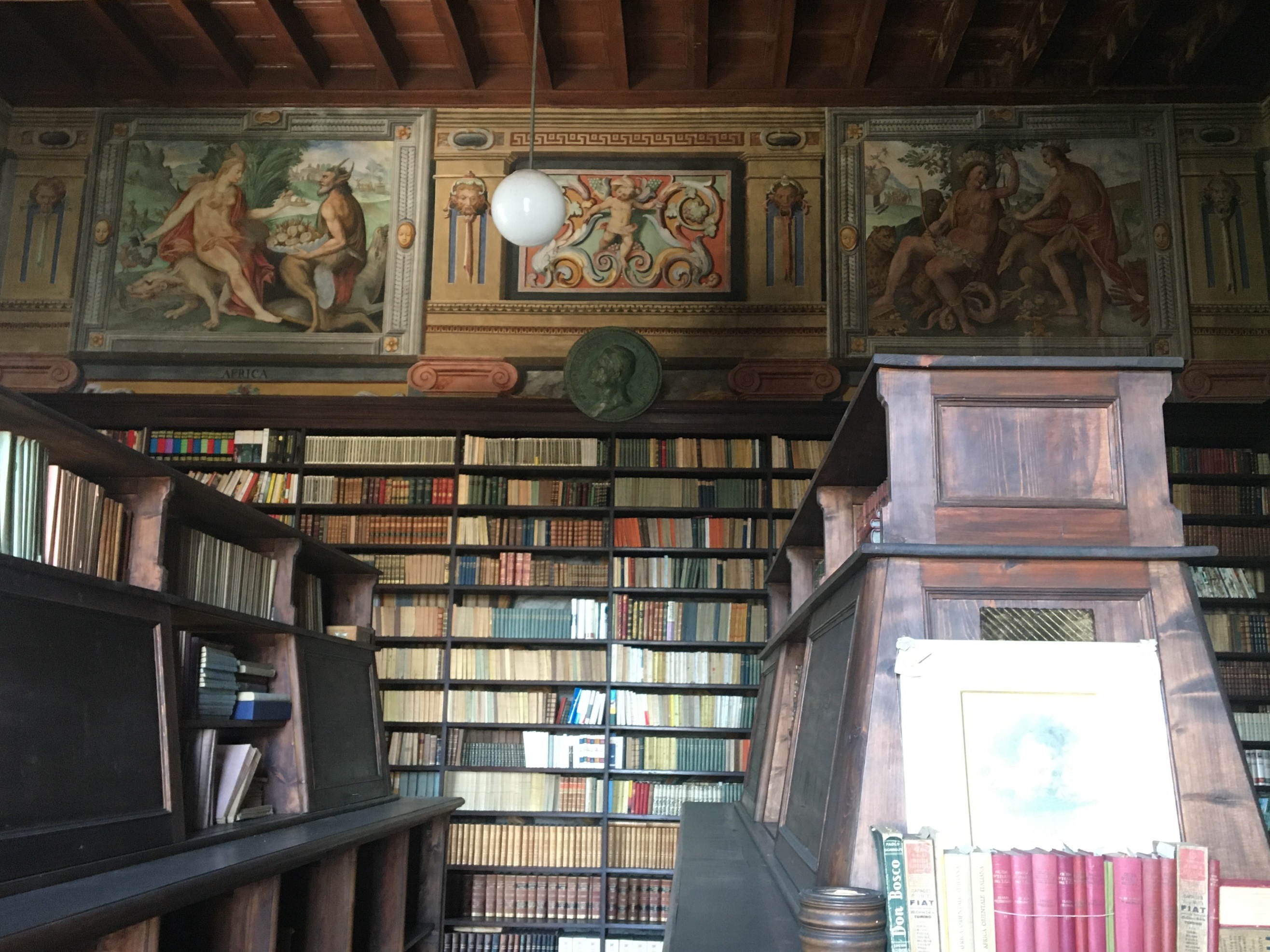 La cultura nascosta: alla scoperta dei tesori della Biblioteca Visconti di San Vito