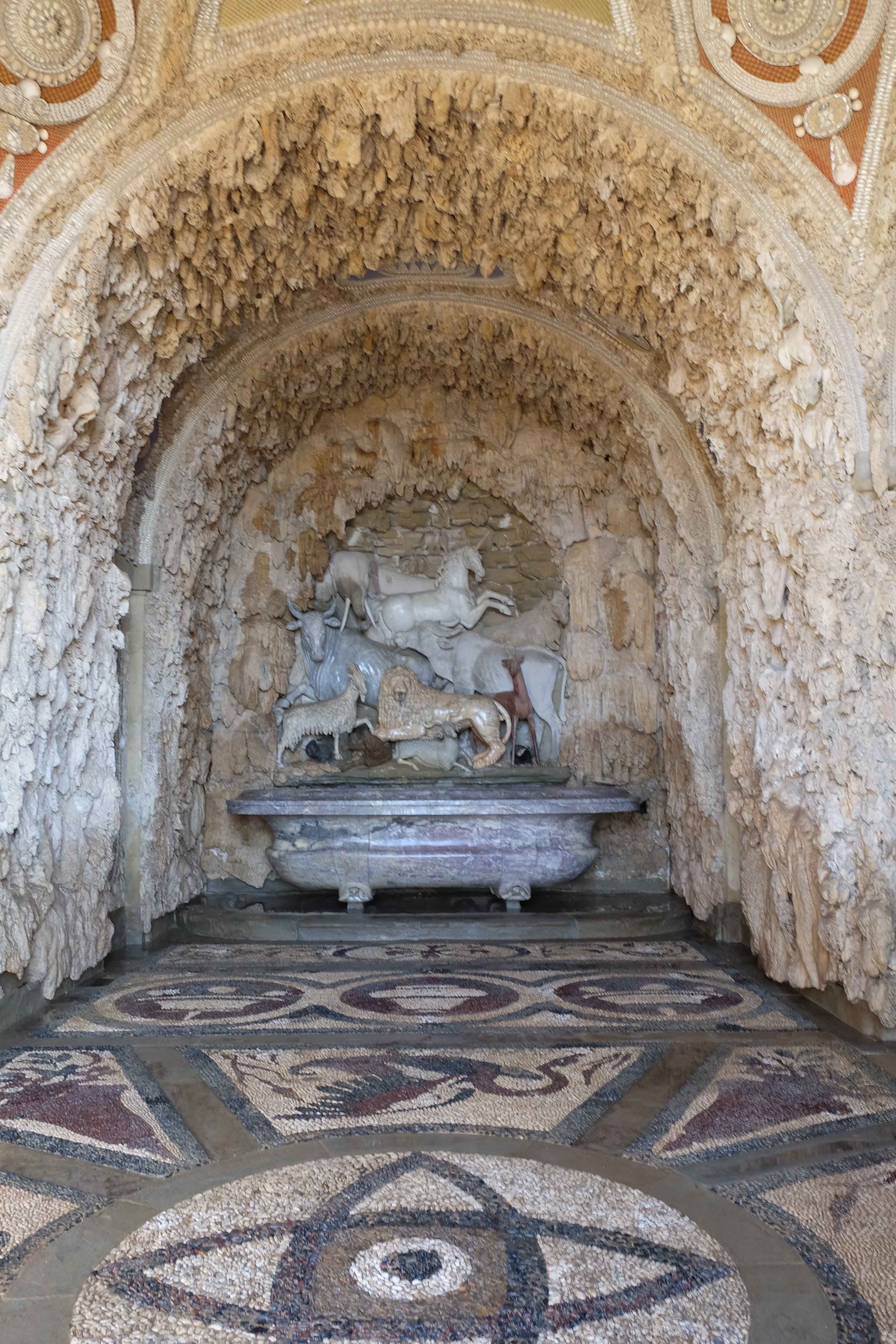 “La Grotta degli animali del Giardino della Villa di Castello: proposte metodologiche per la manutenzione programmata delle grotte artificiali”