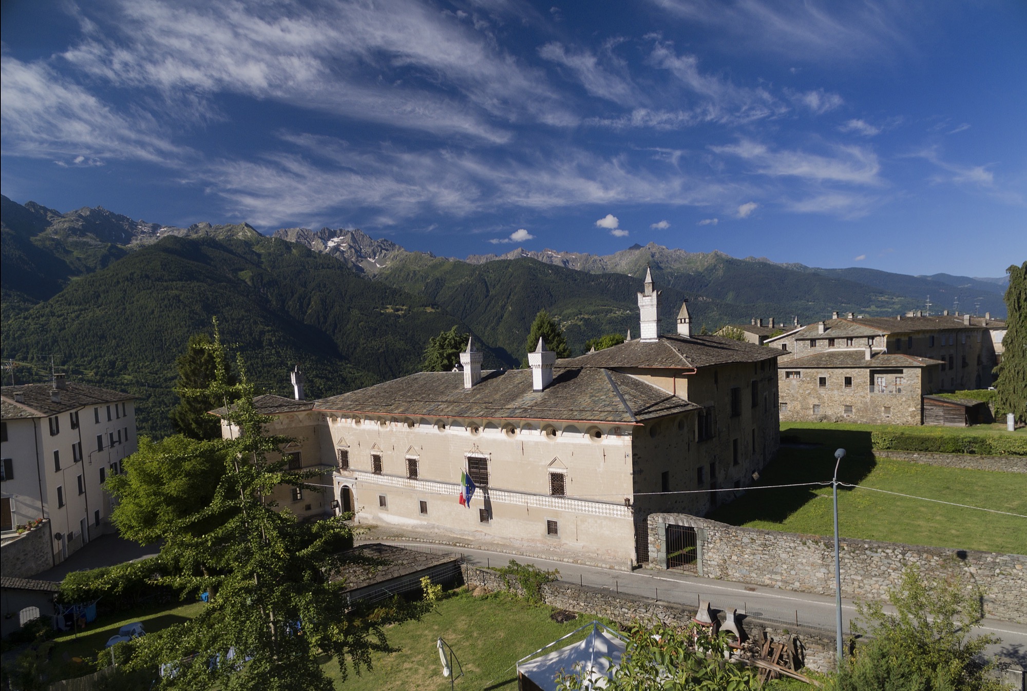 Palazzo Besta, dal museo al territorio. Segni sulle rocce: l’arte rupestre del Doss de la Forca