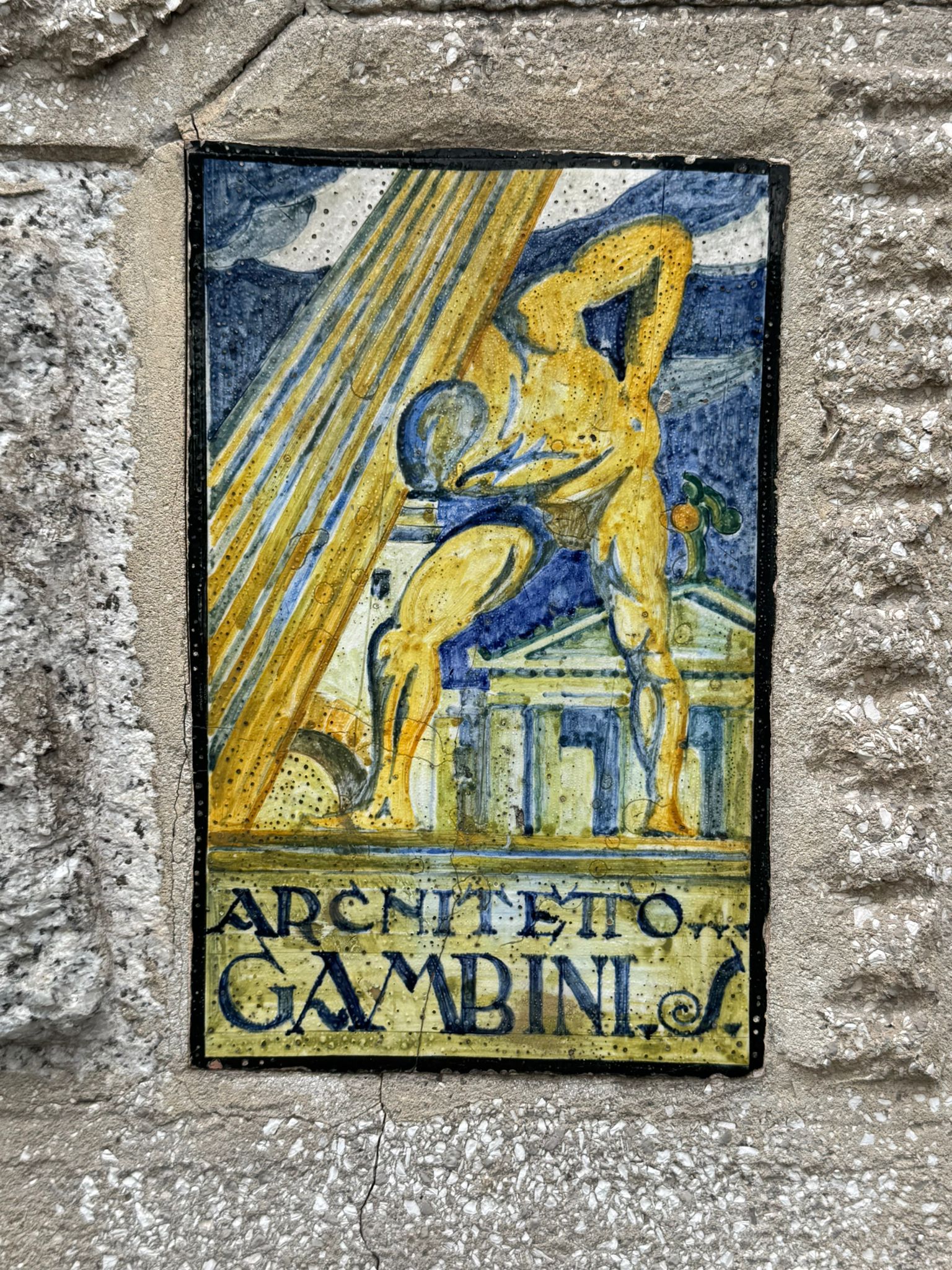 Un'avventura tra le vie del centro per giovani osservatori, tra arte, architettura e bellezza nella Busto di inizio '900