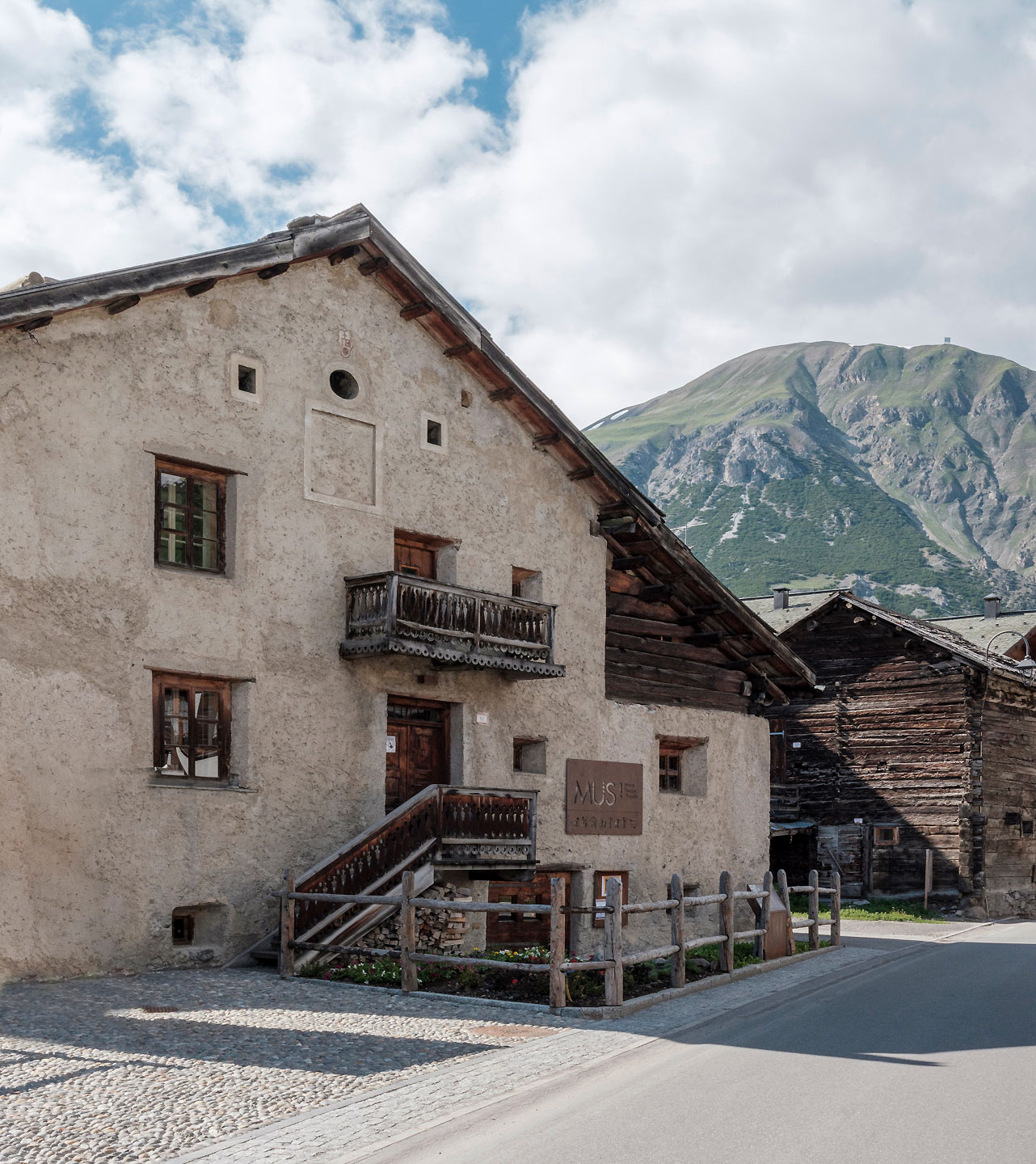 I baitègl di Livigno: ricoveri in alta quota