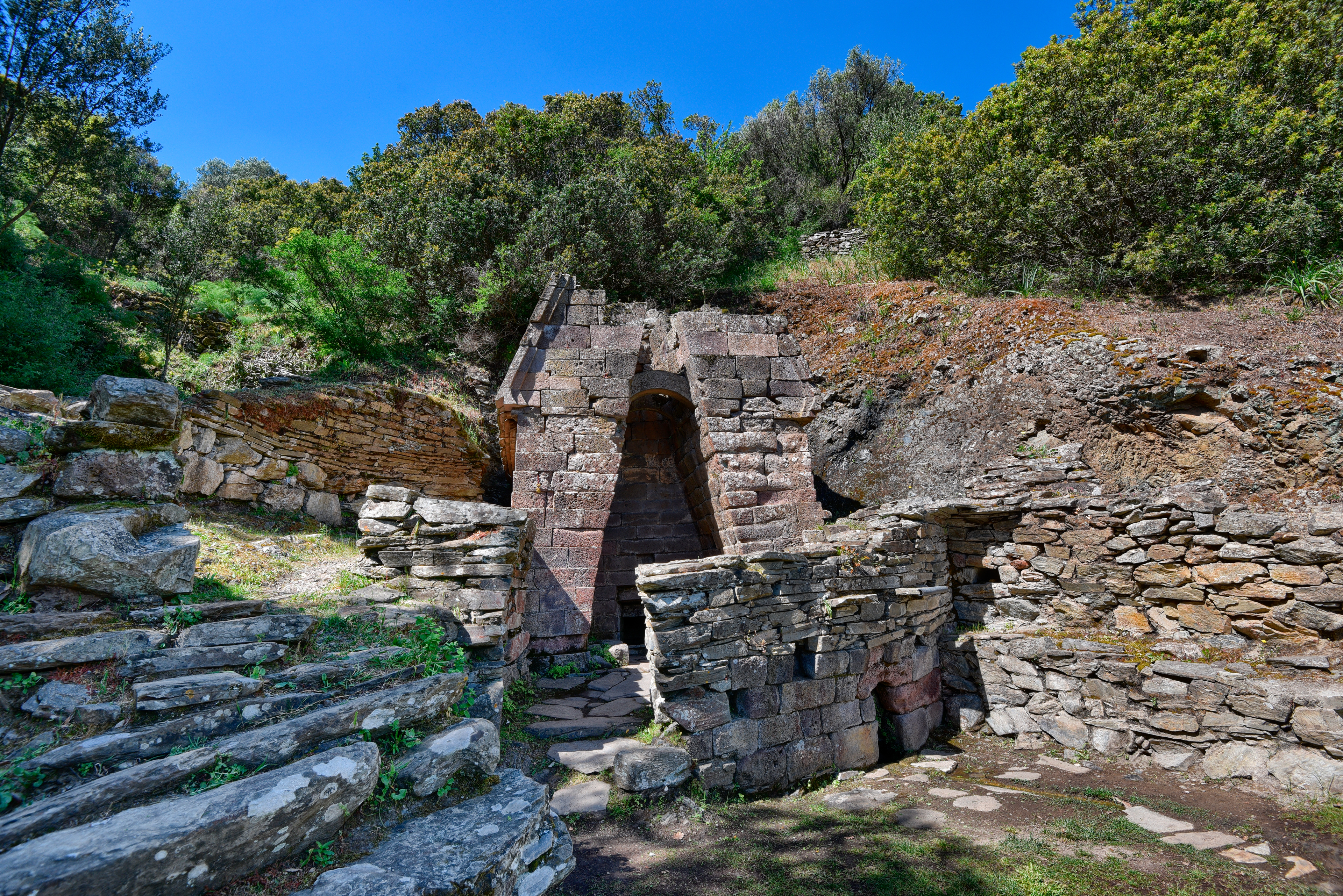 Su tempiesu e il culto dell’ acqua