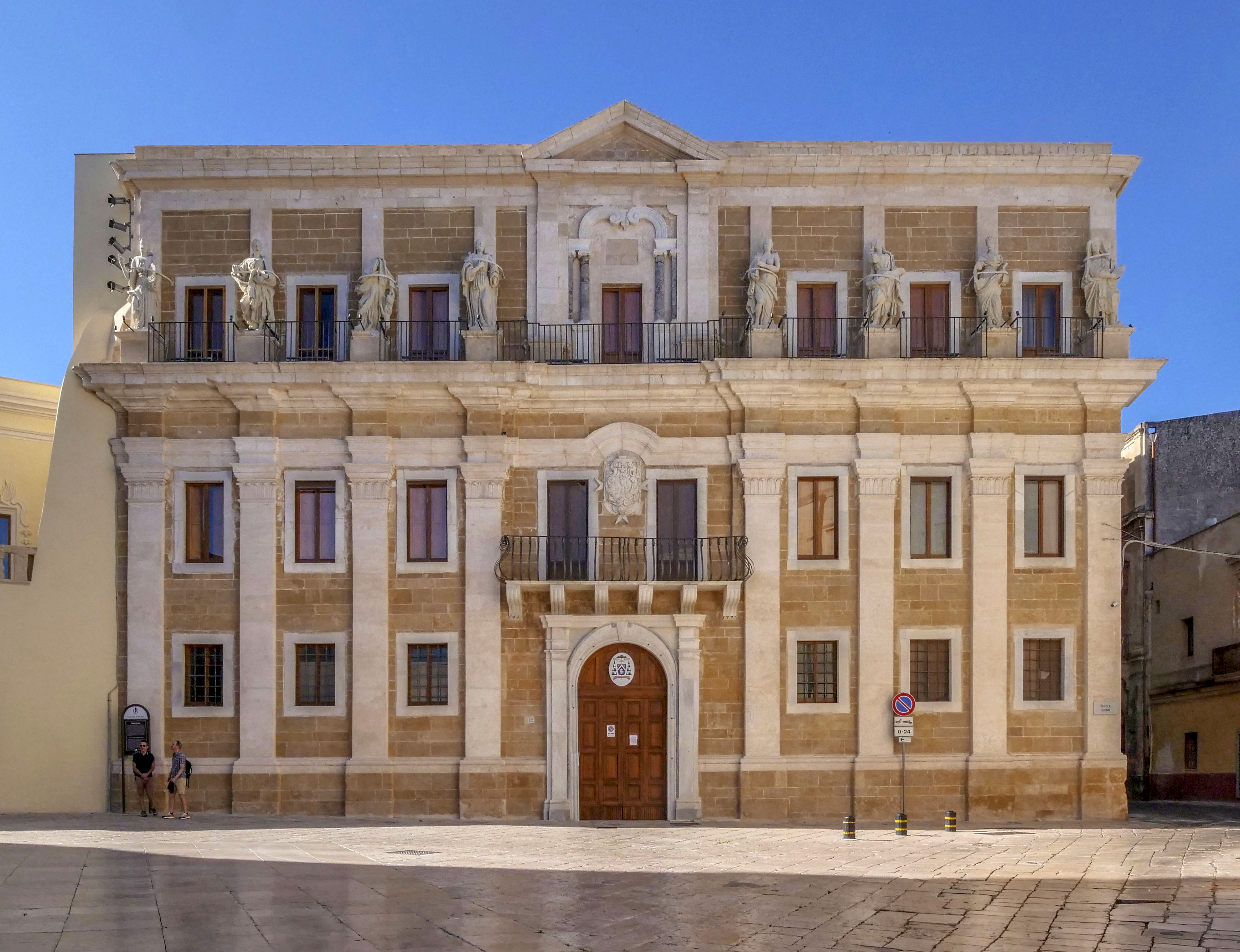 GEP 2024 - “Si apran le porte…”. Visita guidata al Palazzo Arcivescovile di Brindisi