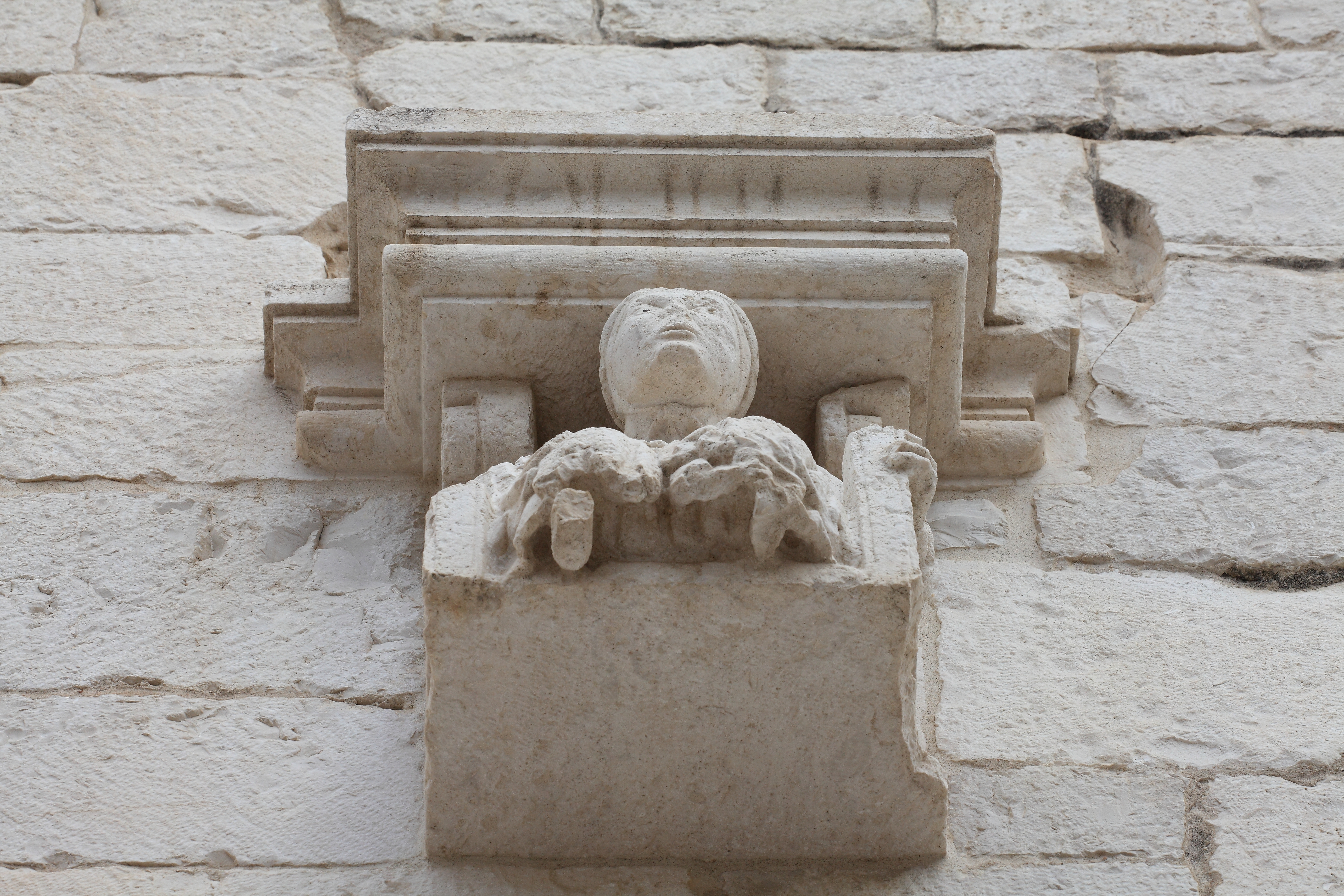 Gli Svevi visti da Dante: scrittura creativa e mostra di arti grafiche al Castello svevo di Trani